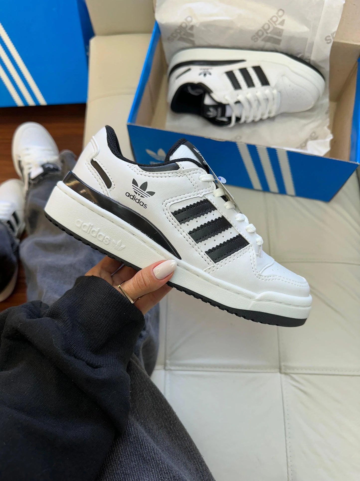 TÊNIS ADIDAS FÓRUM - BRANCO E PRETO