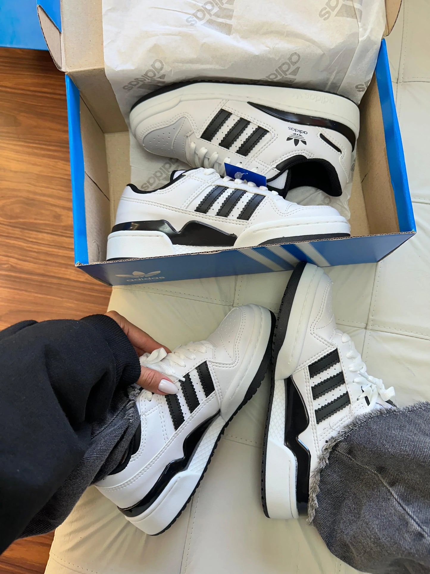 TÊNIS ADIDAS FÓRUM - BRANCO E PRETO
