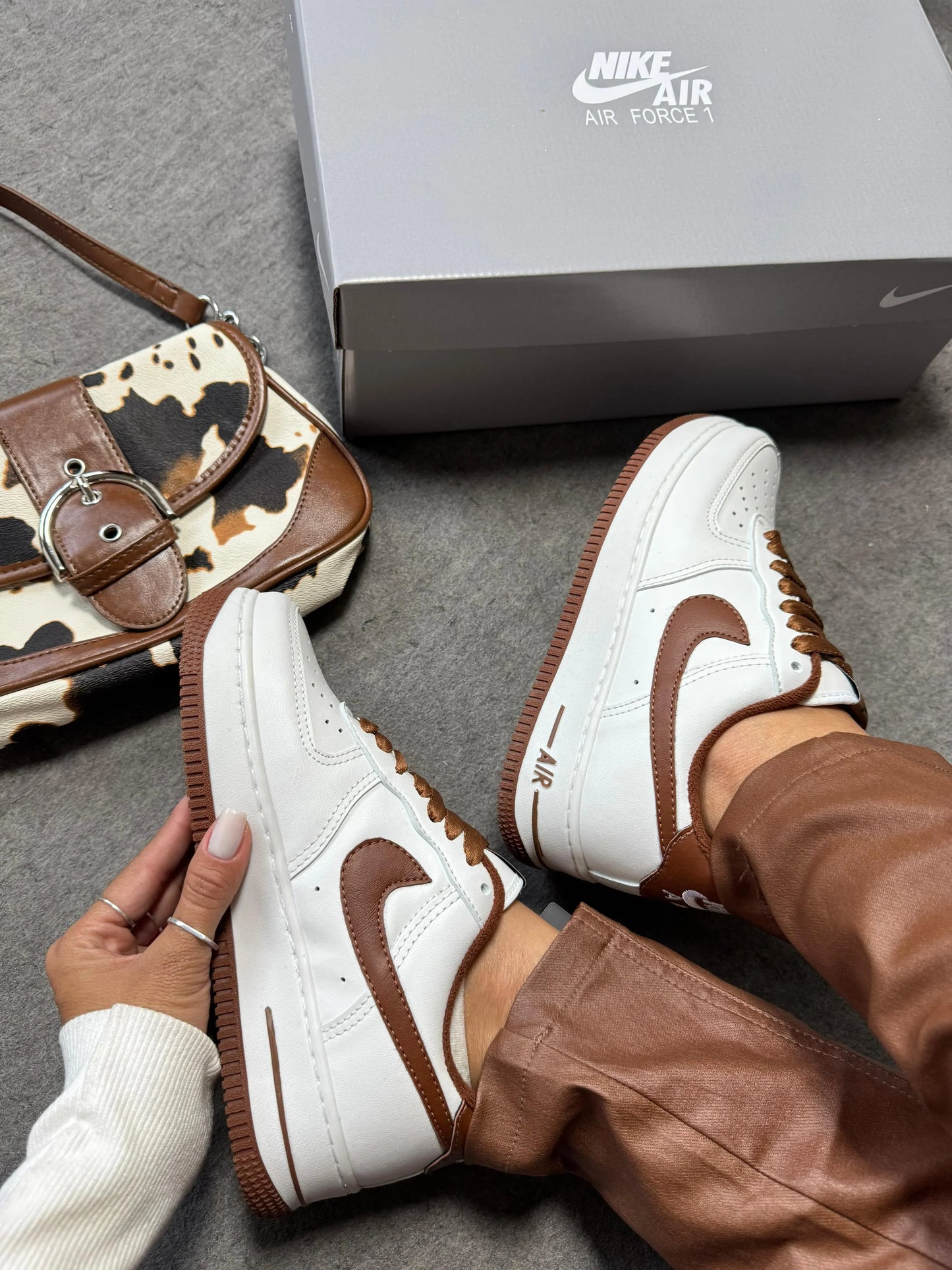 TÊNIS AIR FORCE LINHA LUXO BRANCO & CACAU